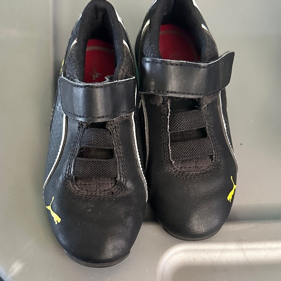 Puma Kids Black Sneakers with Yellow Accents - Picture 1 of 2